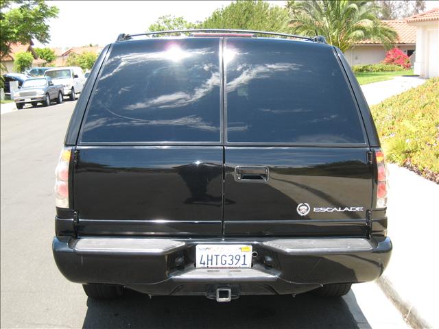 Cadillac Escalade 2000 photo 3