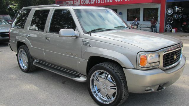 Cadillac Escalade 2000 photo 2