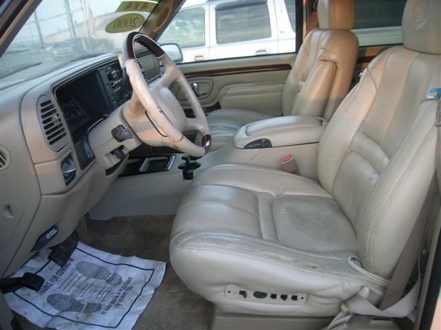 Cadillac Escalade 2000 photo 3