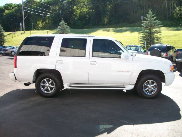 Cadillac Escalade 2000 photo 2