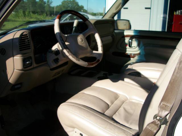 Cadillac Escalade 2000 photo 5