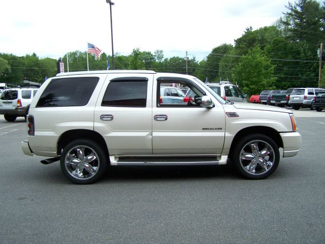 Cadillac Escalade 2002 photo 2