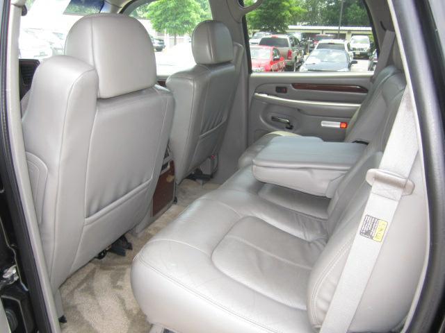 Cadillac Escalade 2002 photo 2