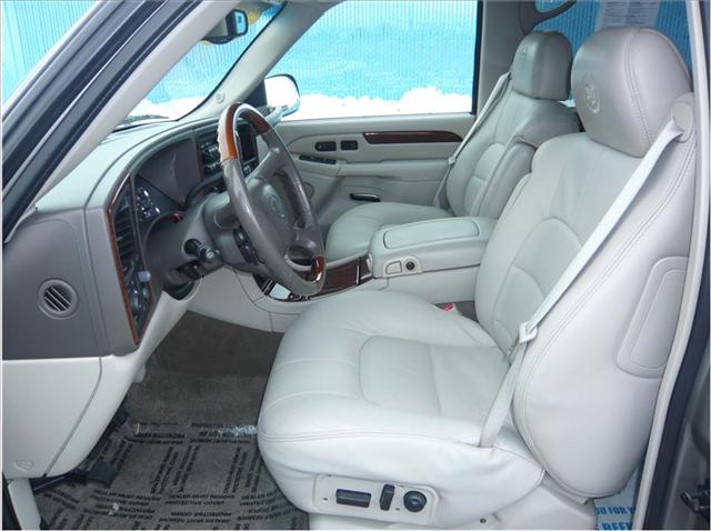 Cadillac Escalade 2002 photo 2