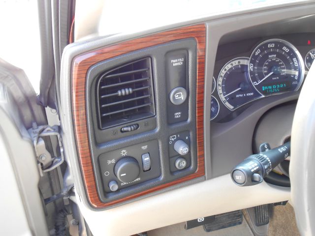 Cadillac Escalade 2002 photo 18