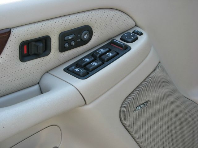 Cadillac Escalade 2002 photo 2