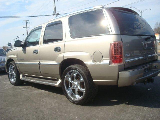 Cadillac Escalade 2002 photo 2