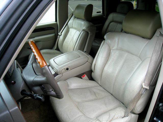 Cadillac Escalade 2002 photo 15