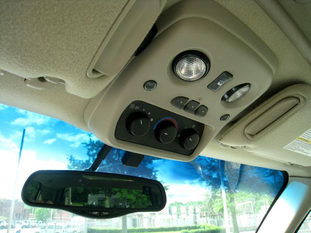 Cadillac Escalade 2002 photo 16