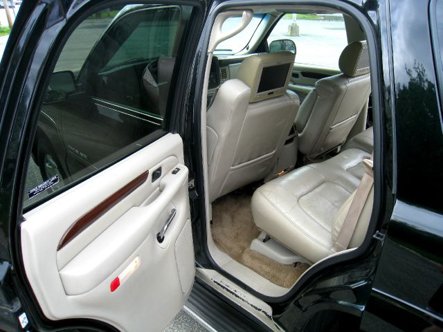 Cadillac Escalade 2002 photo 2