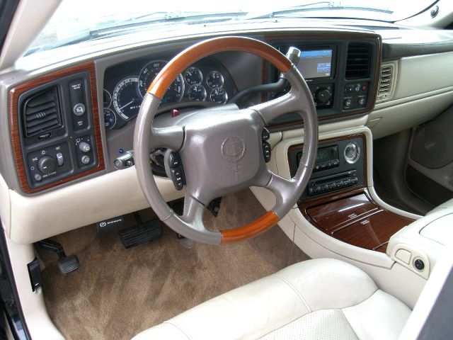 Cadillac Escalade 2002 photo 23