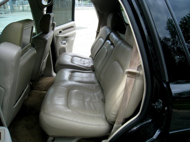 Cadillac Escalade 2002 photo 28