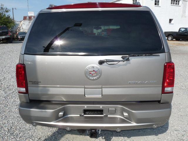 Cadillac Escalade 2002 photo 2