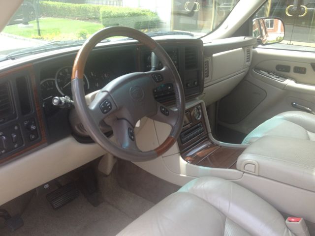 Cadillac Escalade 2003 photo 24