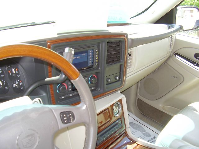 Cadillac Escalade 2003 photo 3