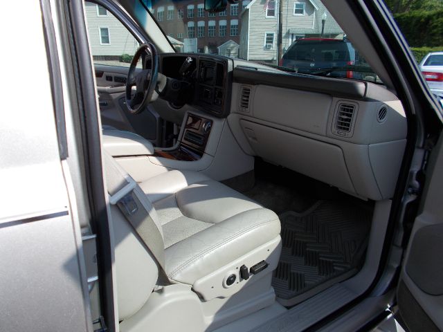 Cadillac Escalade 2003 photo 1