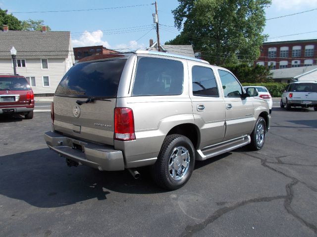 Cadillac Escalade 2003 photo 16