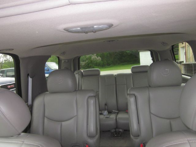 Cadillac Escalade 2004 photo 1