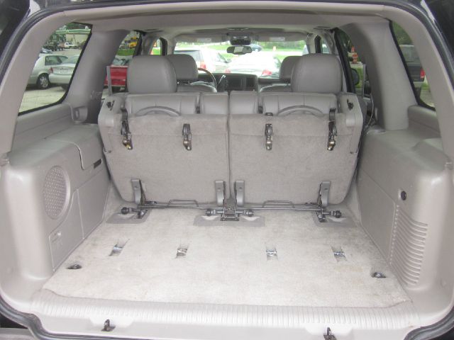 Cadillac Escalade 2004 photo 17