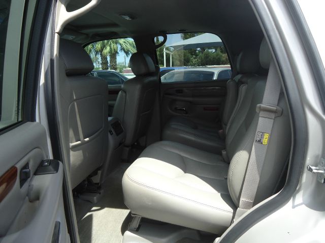 Cadillac Escalade 2004 photo 2