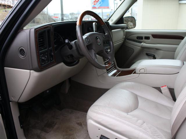 Cadillac Escalade 2004 photo 1