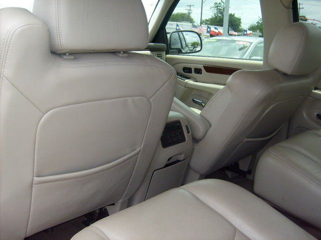 Cadillac Escalade 2004 photo 17