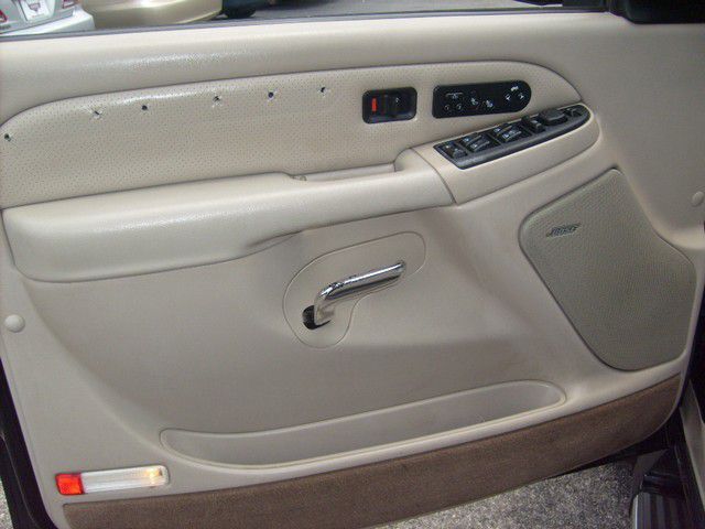 Cadillac Escalade 2004 photo 25