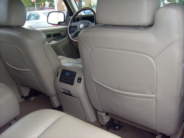 Cadillac Escalade 2004 photo 38