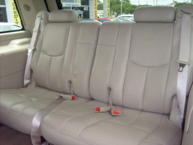 Cadillac Escalade 2004 photo 39