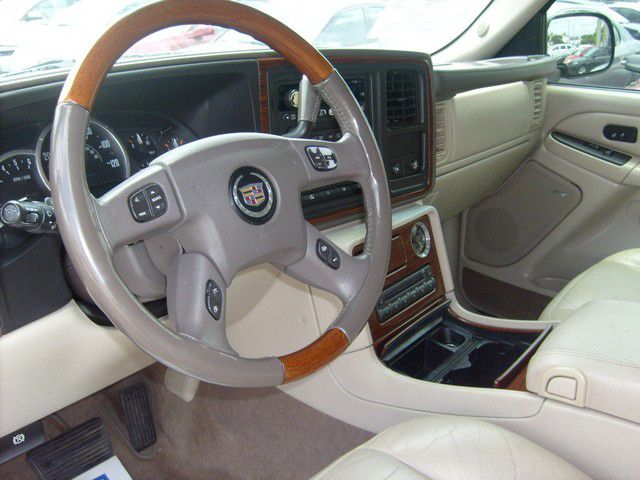 Cadillac Escalade 2004 photo 48