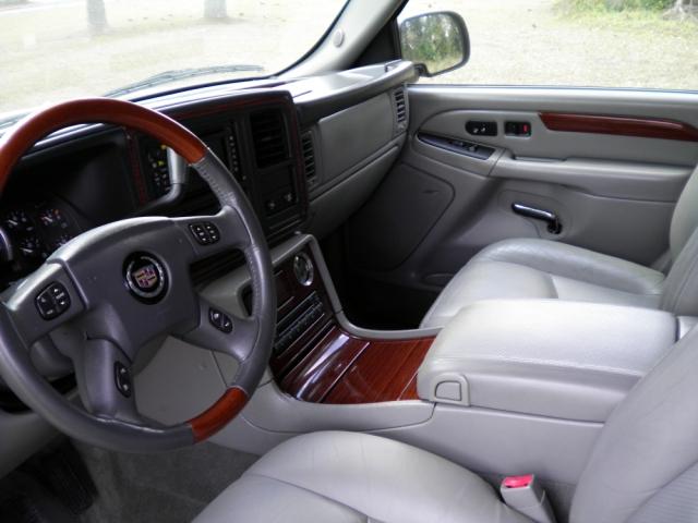 Cadillac Escalade 2004 photo 1