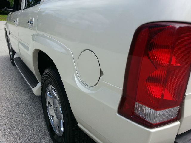 Cadillac Escalade 2004 photo 13