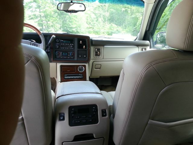 Cadillac Escalade 2004 photo 20