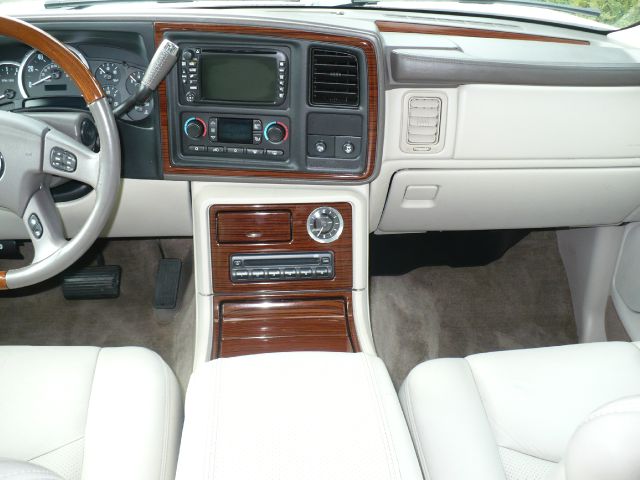 Cadillac Escalade 2004 photo 3