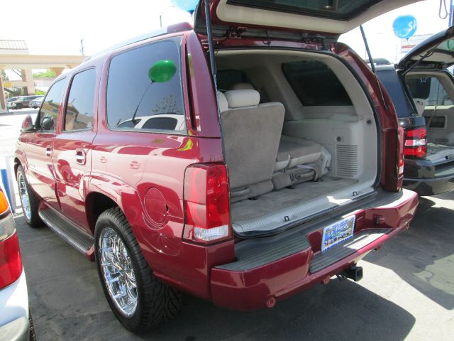 Cadillac Escalade 2004 photo 2