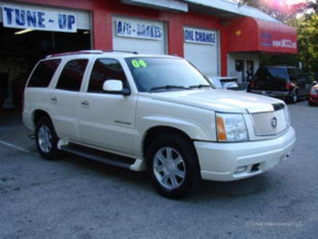 Cadillac Escalade 2004 photo 1