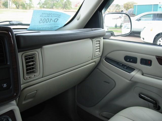 Cadillac Escalade 2004 photo 2