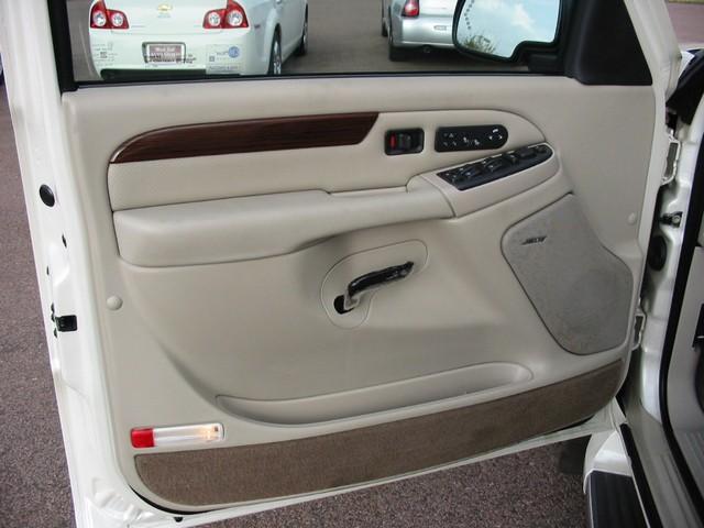 Cadillac Escalade 2004 photo 3