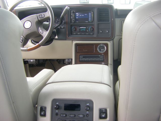 Cadillac Escalade 2004 photo 2