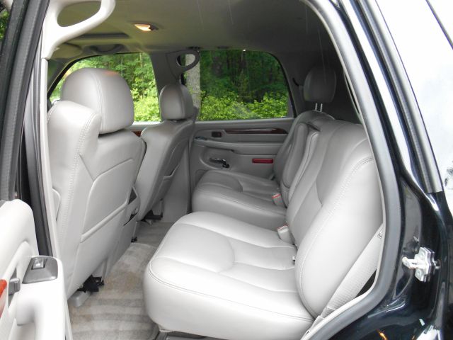 Cadillac Escalade 2005 photo 16