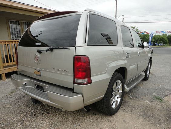 Cadillac Escalade 2005 photo 17