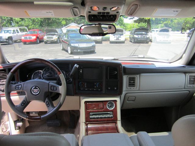 Cadillac Escalade 2005 photo 15