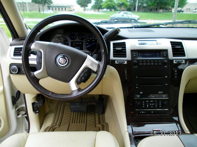 Cadillac Escalade 2008 photo 16