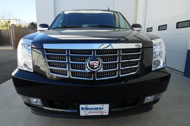 Cadillac Escalade 2010 photo 1