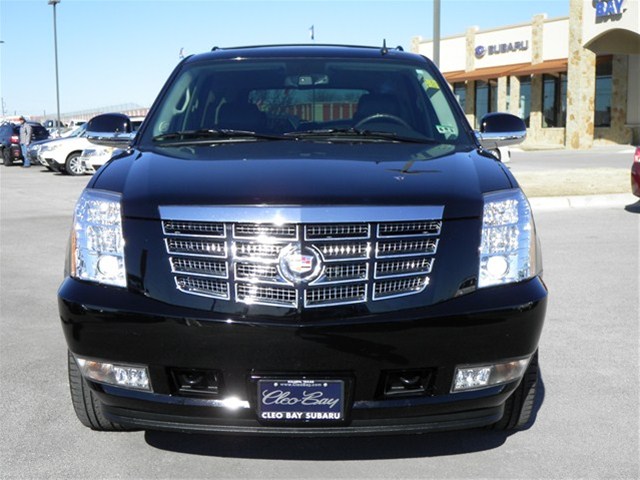 Cadillac Escalade 2010 photo 2