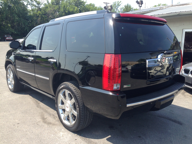 Cadillac Escalade 2010 photo 2