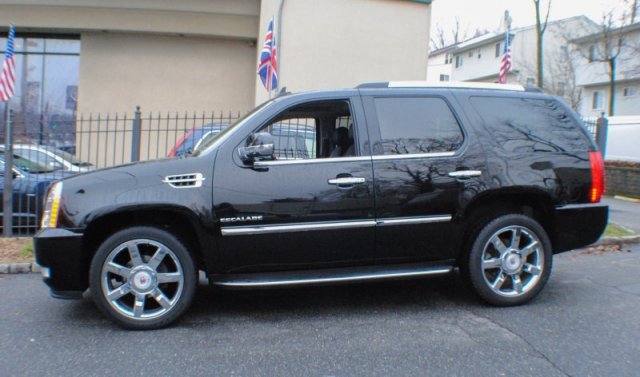 Cadillac Escalade 2010 photo 2