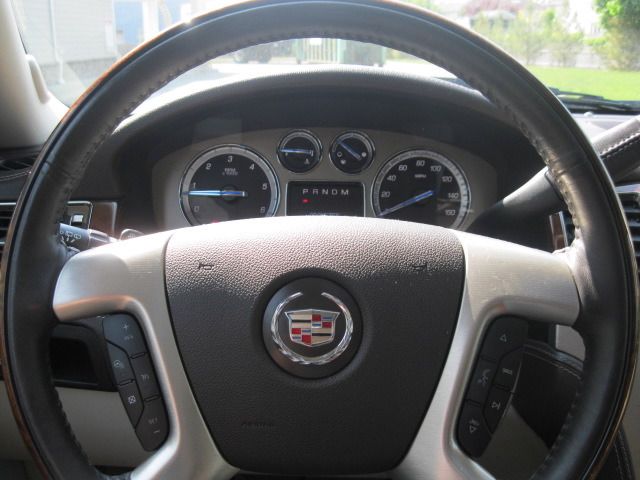 Cadillac Escalade 2010 photo 11