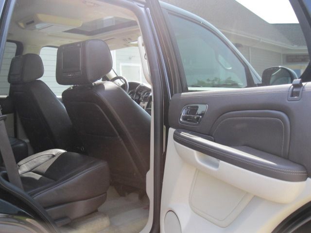 Cadillac Escalade 2010 photo 21