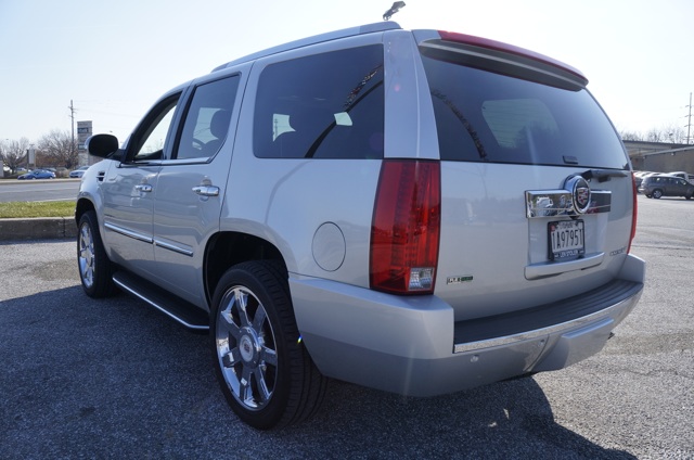 Cadillac Escalade 2010 photo 2